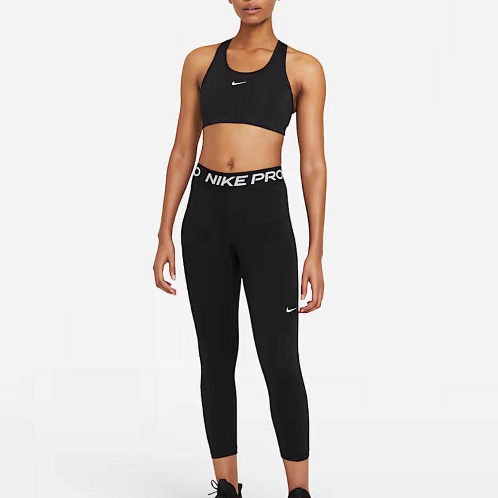 Nike Pro 
Women's Mid-Rise Crop Mesh-Panel Leggings